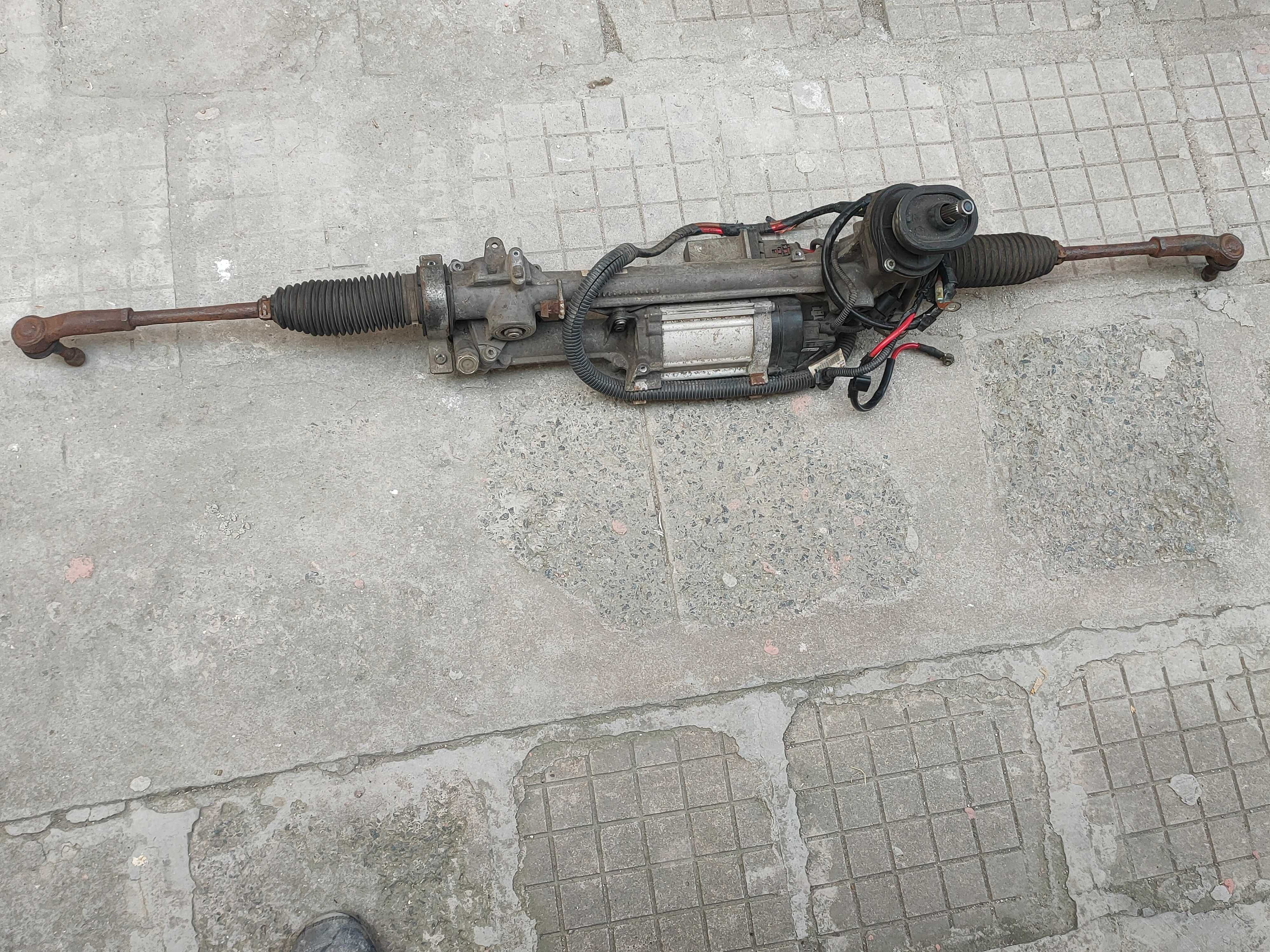 Електрическа рейка окомплектована Power steering rack за Audi  VW