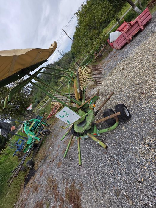 Grebla in tiranti la tractoare KRONE 3.5m cu 10 brate 4 roti