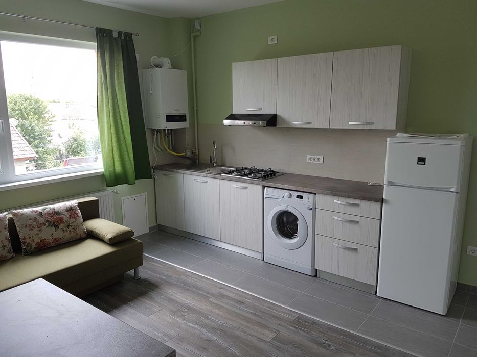 Proprietar locuinta 2 camere Calea Martirilor  loc parcare in curte.