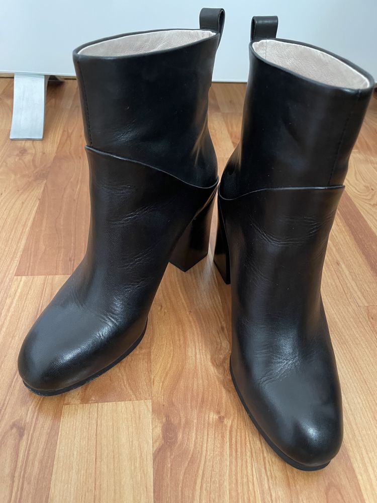 Ghete Liu Jo, marimea 36, piele