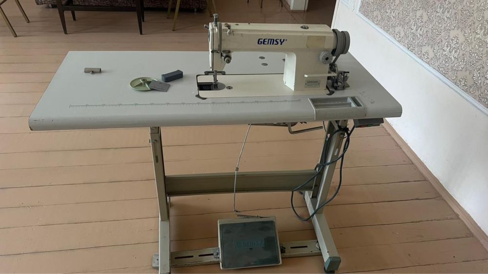Швейная машина Gemsy