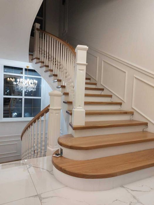 Изготовление и установка лестницы из твердых сортов древесины.