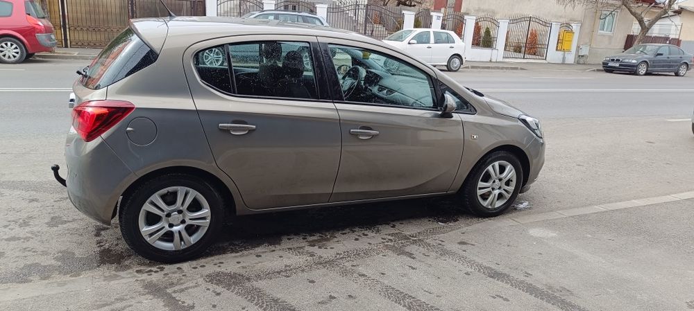 Vând Opel CORSA E