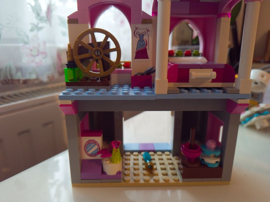 LEGO Disney Frumoasa adormită 41152 „Castelul prințesei Aurora”