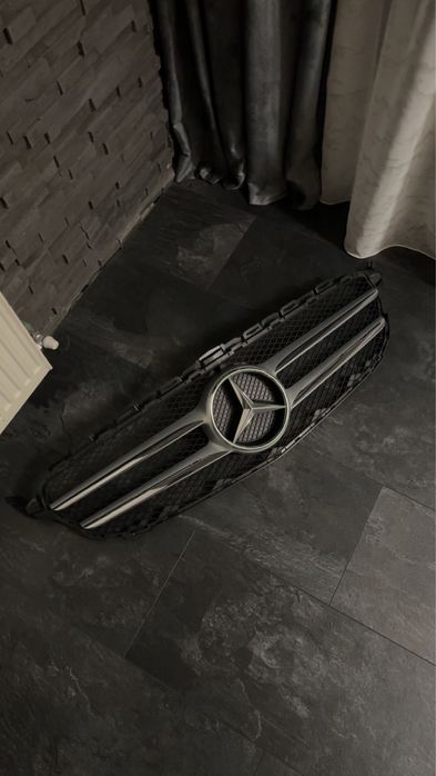 Grilă de mercedes