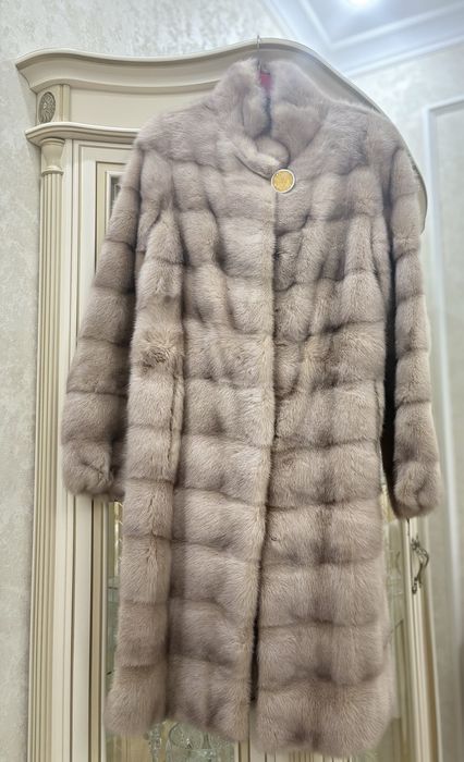 Продается белая шуба