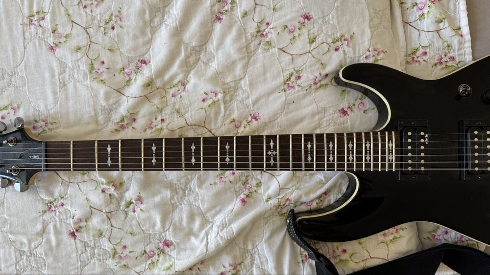 Гитара Schecter Omen 6 BLK Gloss + Roland Cube 10GX | Полный комплект