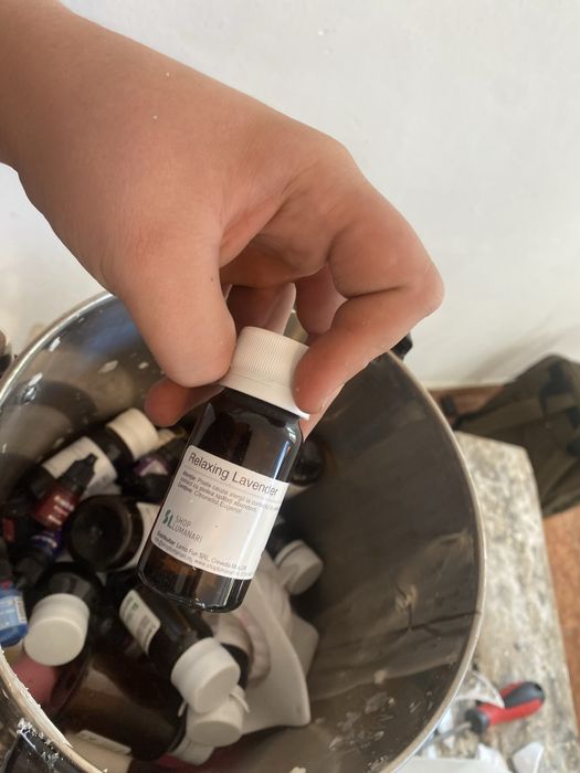 Vand kit de facut lumnarai parfumte cu ceara