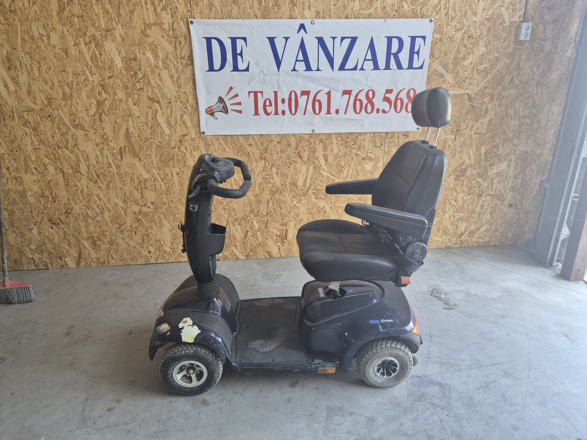 Cărucior scuter electric