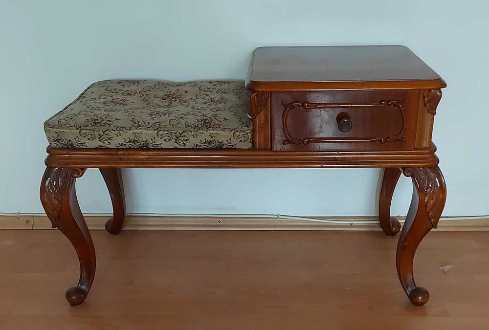 Bancheta Vintage Stil Florentin; Taburet cu Noptiera