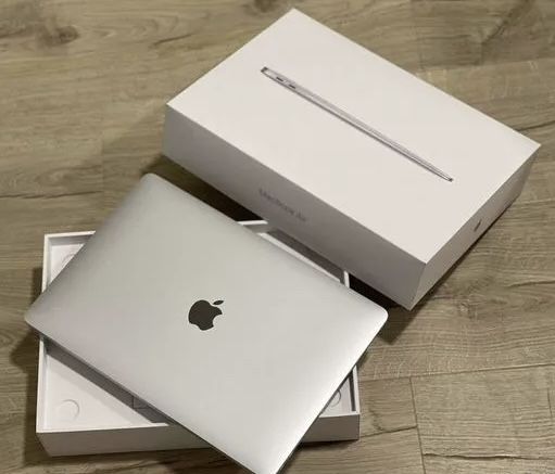 Apple Macbook Air M1 8/256Gb "Silver" A2337. USA