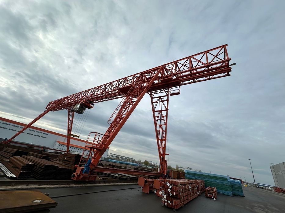 Казлавой кран 30 тона