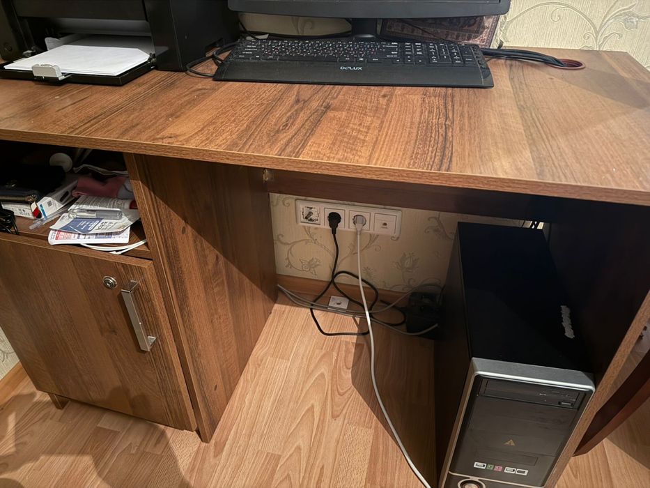 Компьютерный стол