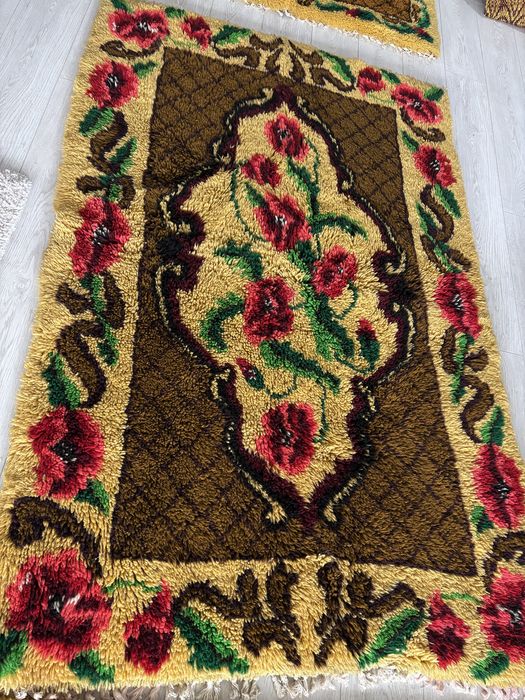 Старинни килими, пътеки, губери и одеала