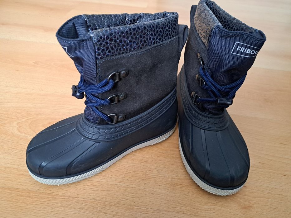 Топли непромокаеми ботуши с вълна