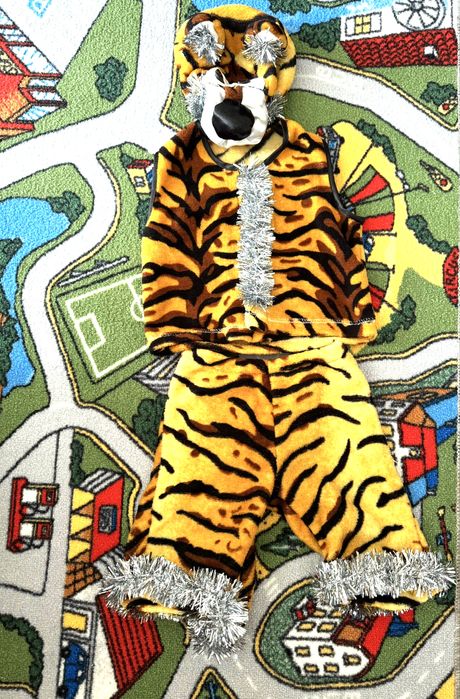 Продам новогодние костюмы