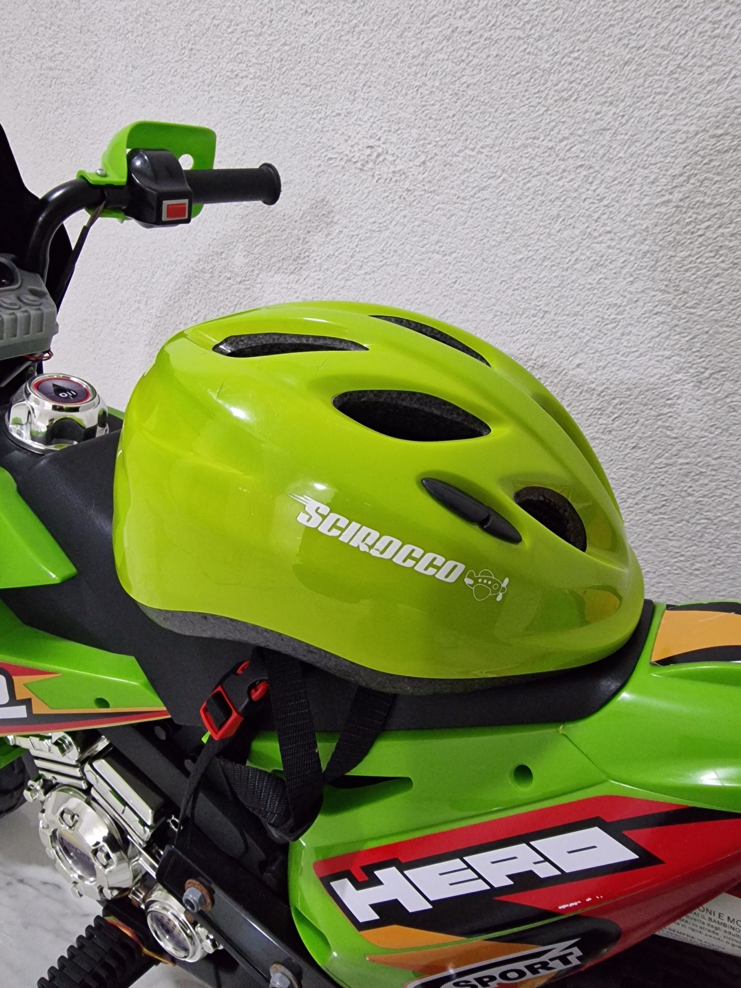 Motocicleta electrica pentru copii SUPER-TOYS FORCE II + casca