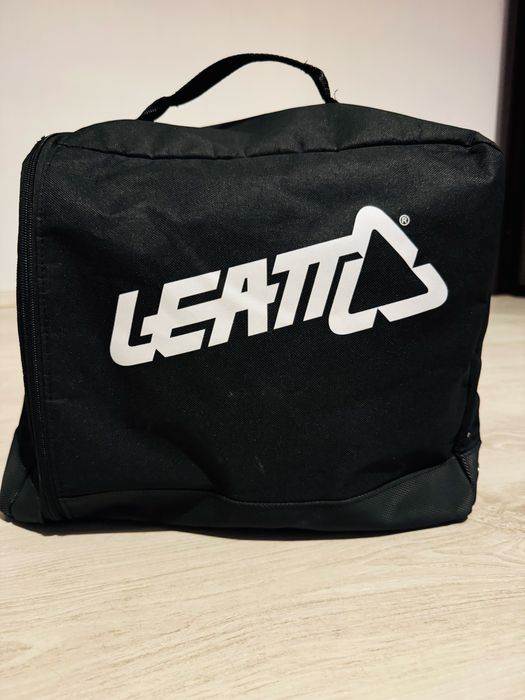 Casca enduro motocross Leatt 9.5 L full carbon