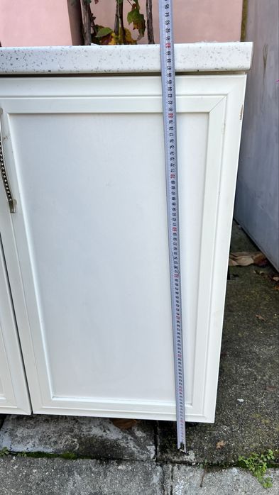 Шкафове в комплект и гръб  . Използвани но в добро състояние .