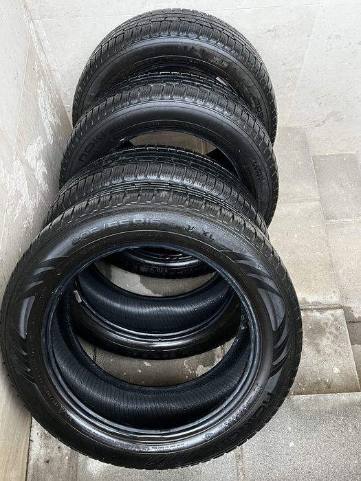 гуми зимни Nokian 4 броя 120 лв. 205/55/16
