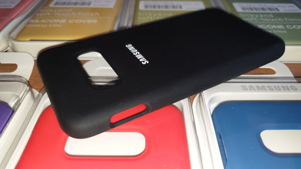 Husa silicon originala Samsung Silicone Cover Galaxy S10e G970