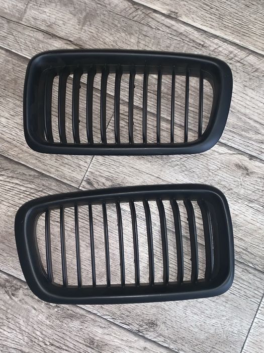 Бмв решётки продам