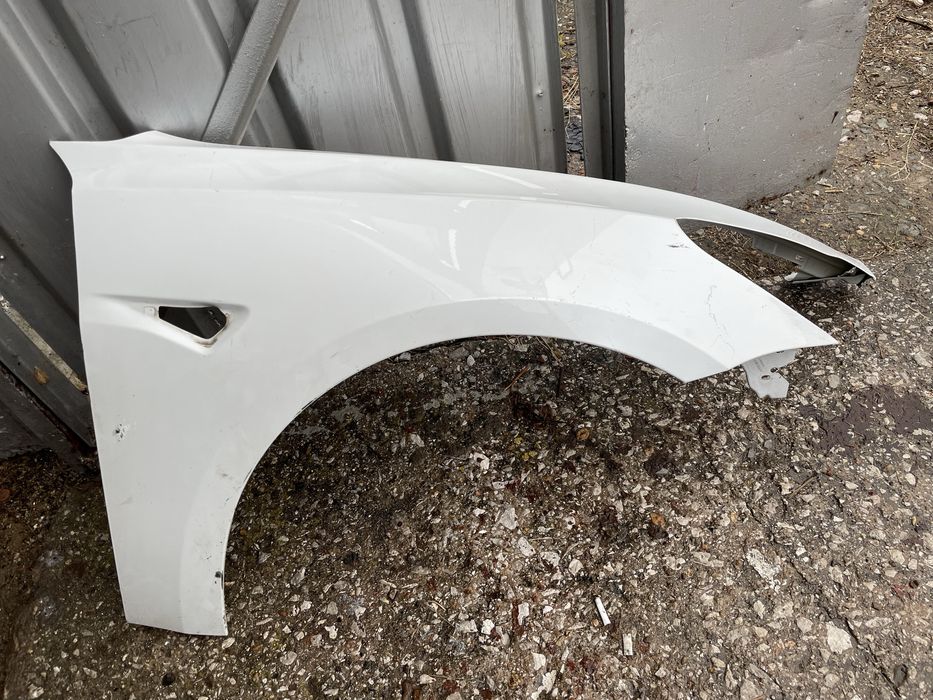 Десен калник за Tesla 3 Тесла 3  2023г-