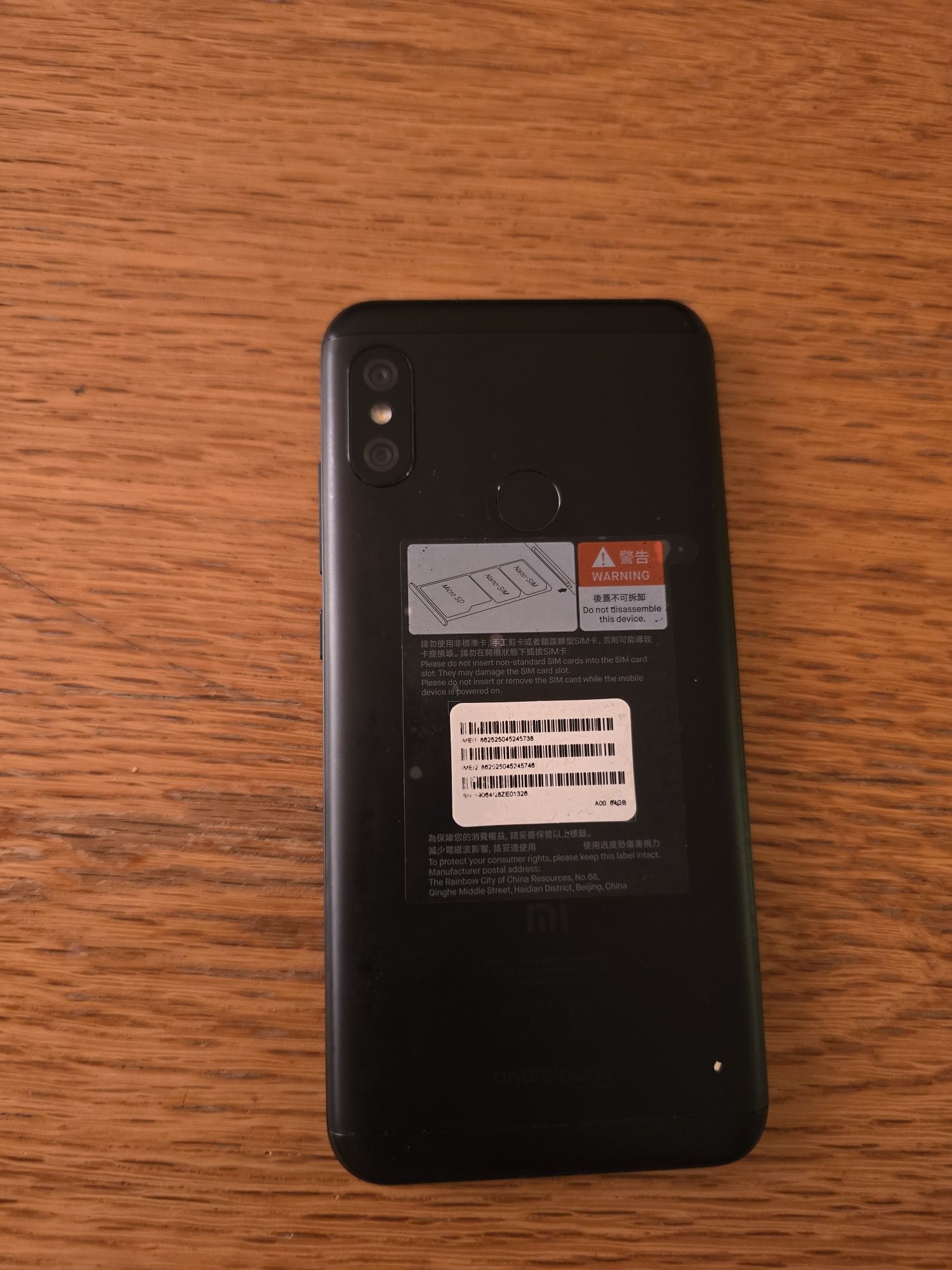 Xiaomi Mi A2 Lite 64GB +32GB два слота за SIM и един за карта памет