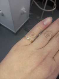Продам новое золотое кольцо с бриллиантами  585 проба, 16 размер