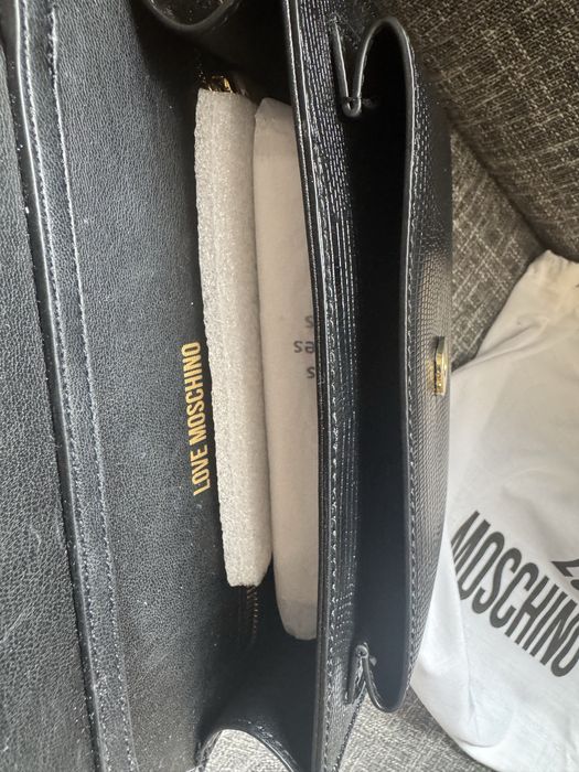 Продавам нова чанта