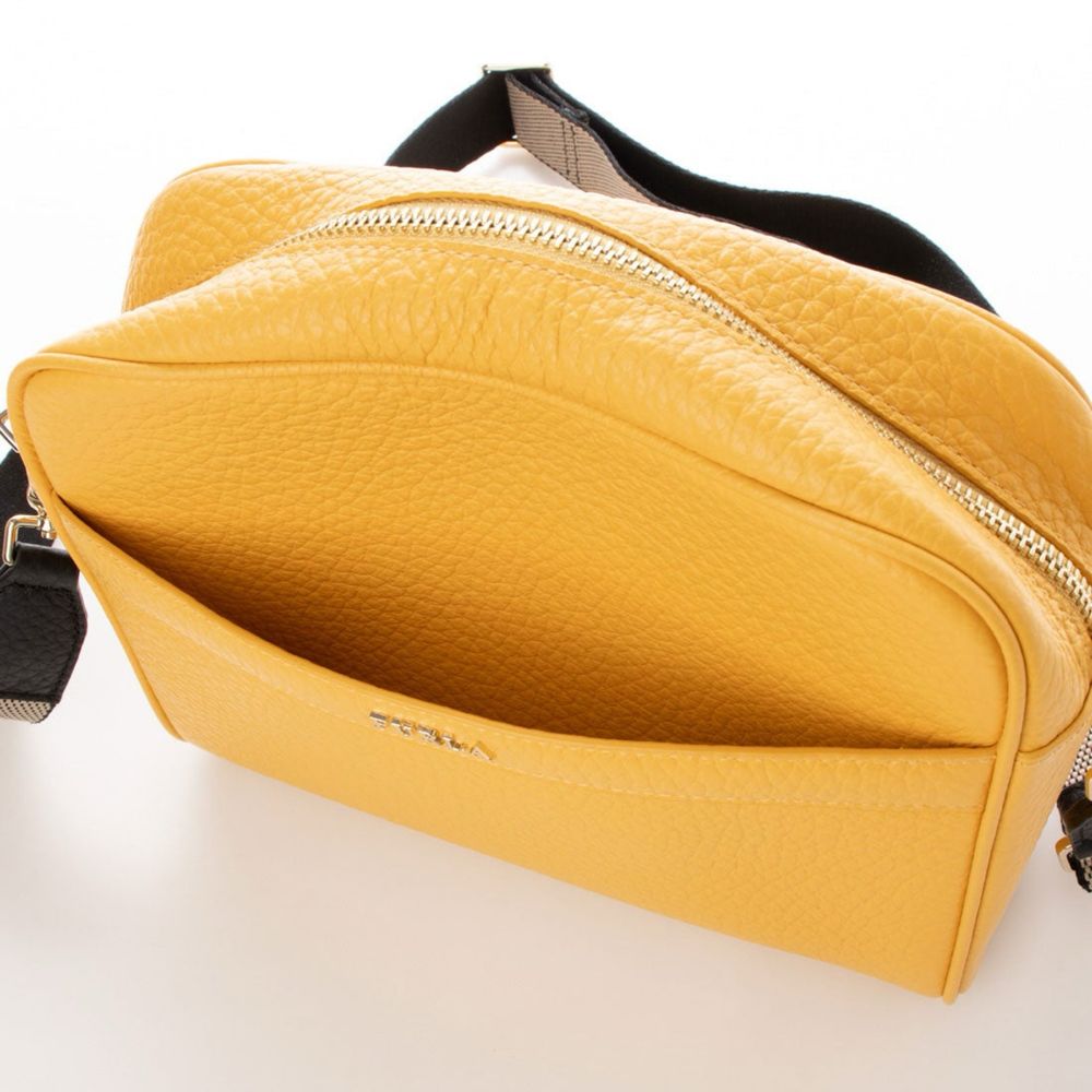 Furla /има забележка снимана е /