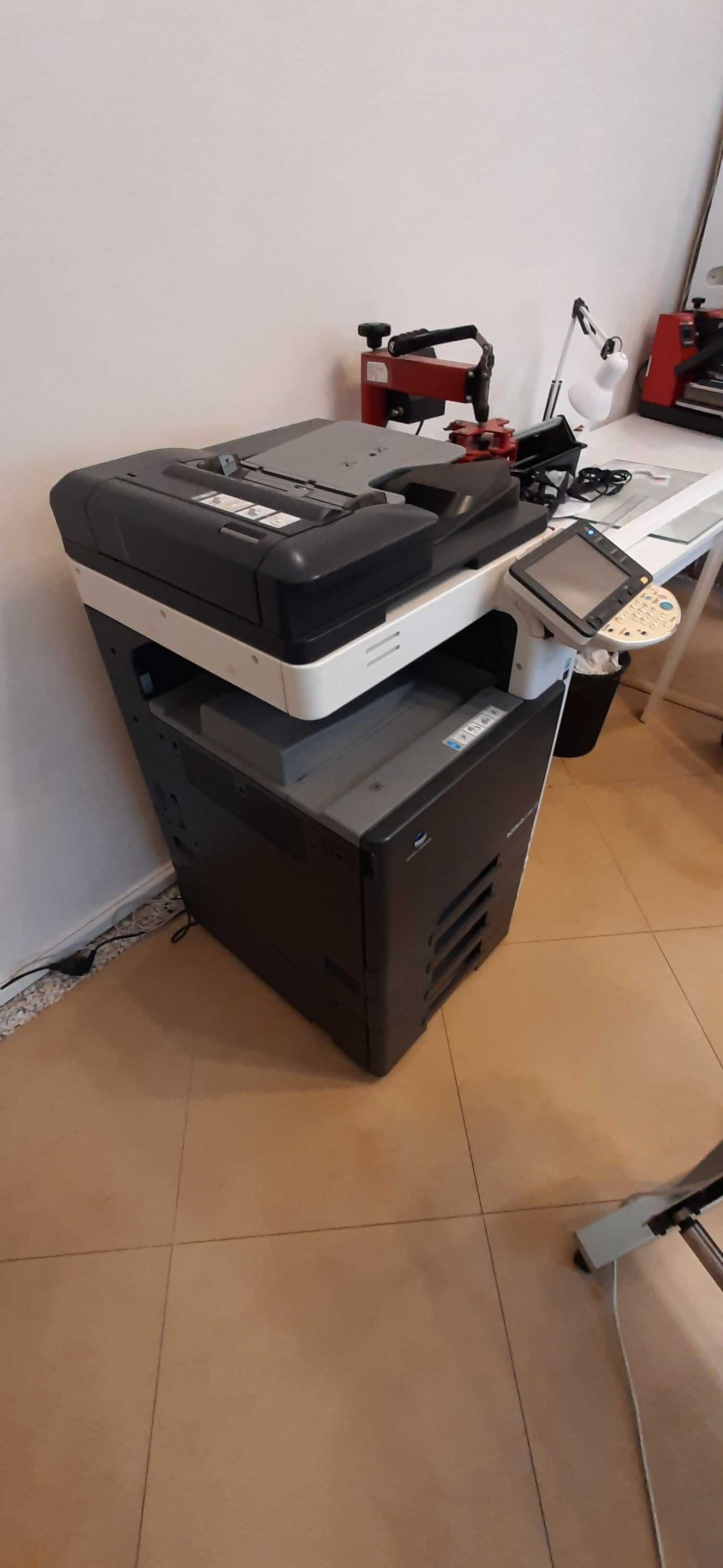 Konica Bizhub C360 - imprimanta multifunctionala