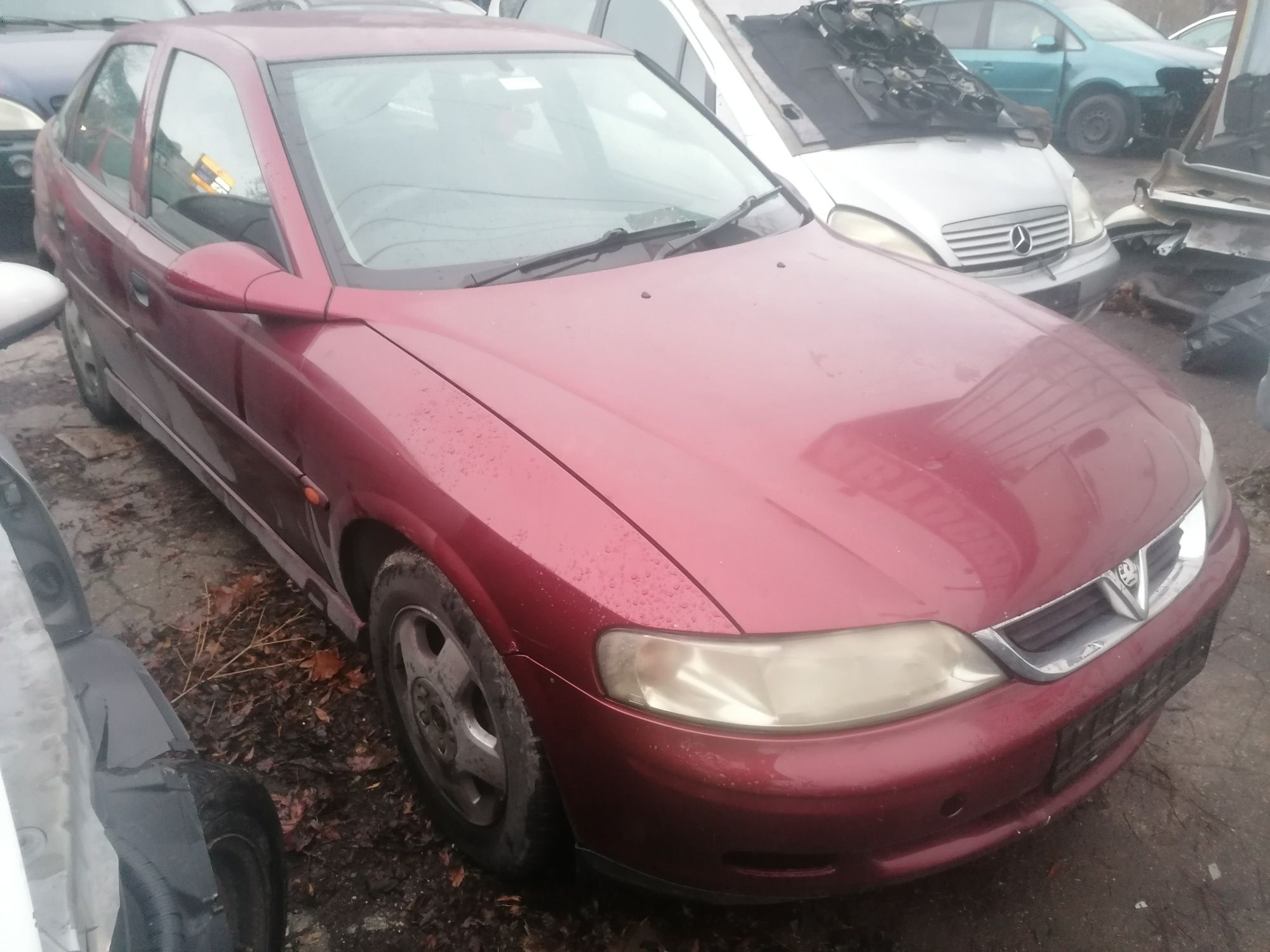 Opel Vectra  1.8 116к.с