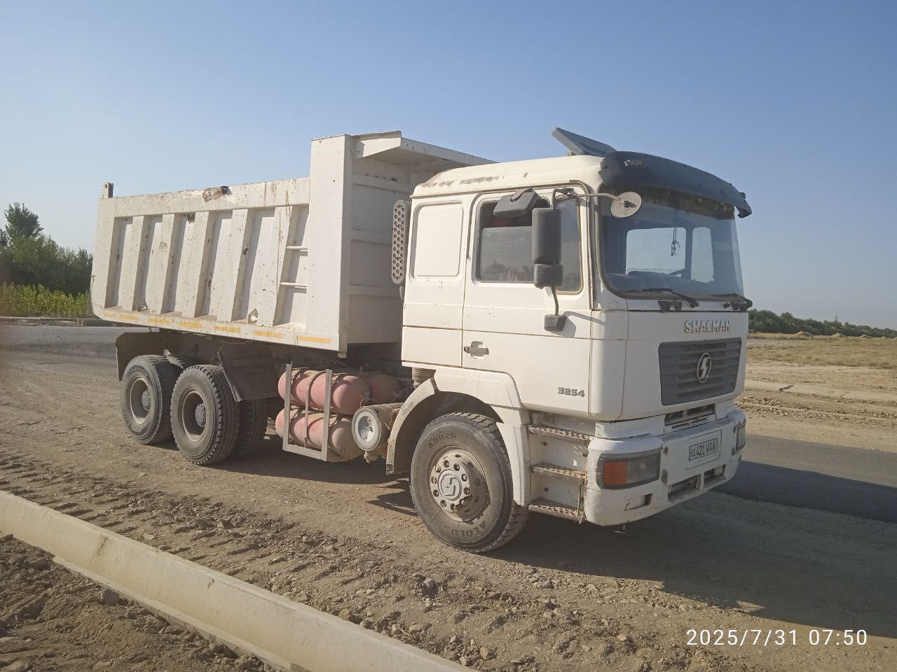 Продается Shacman SX3254