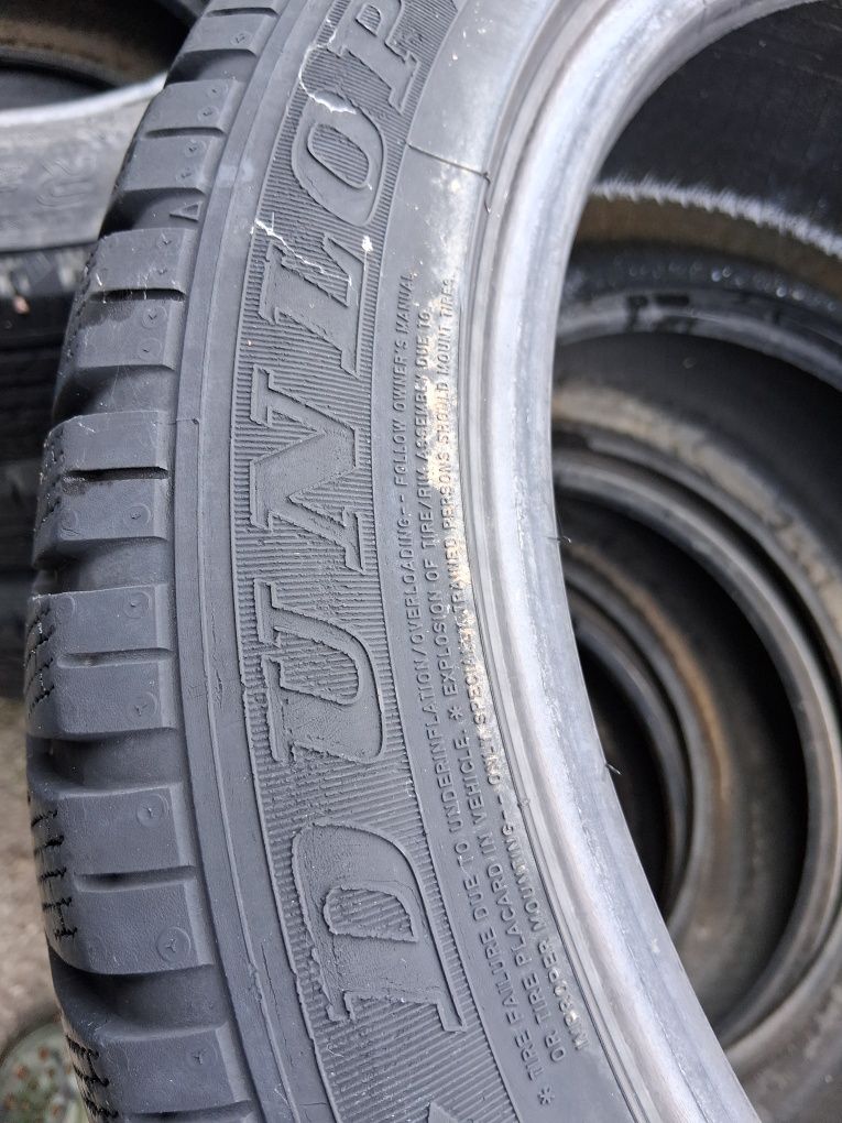235 45 17 DUNLOP 2бр зимни