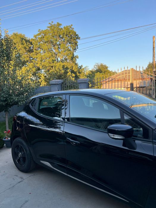 Vând Renault clio