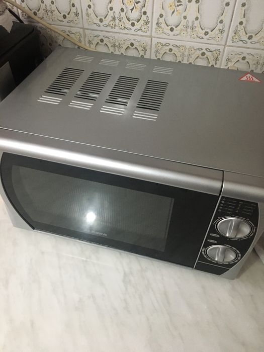 Cuptor cu microunde