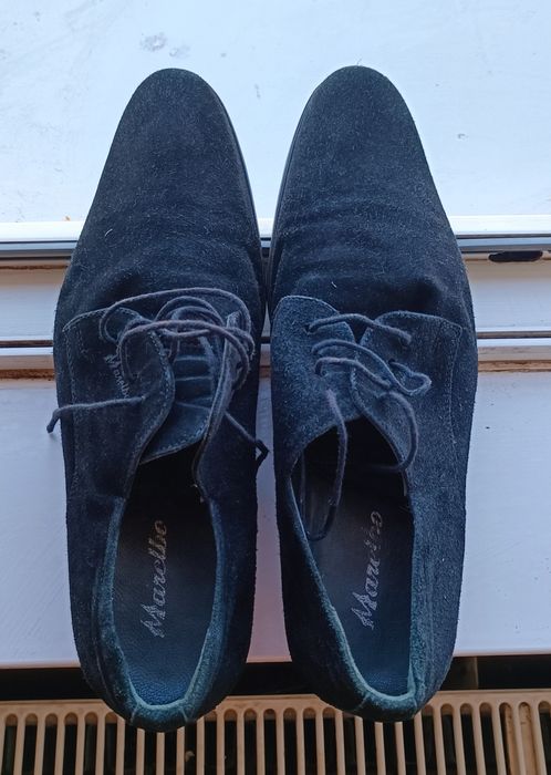 Vând pantofi bărbătești