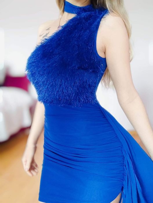 Rochie de seara scurta cu trena laterala