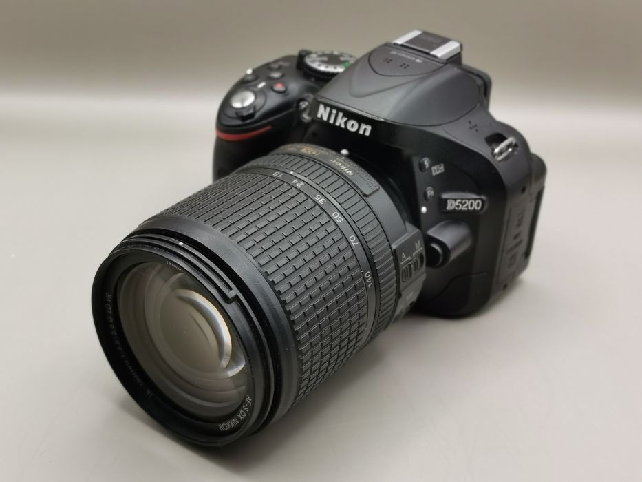 Kit Nikon D5200 + obiectiv Nikon 18-140mm f3.5-5.6G ED VR