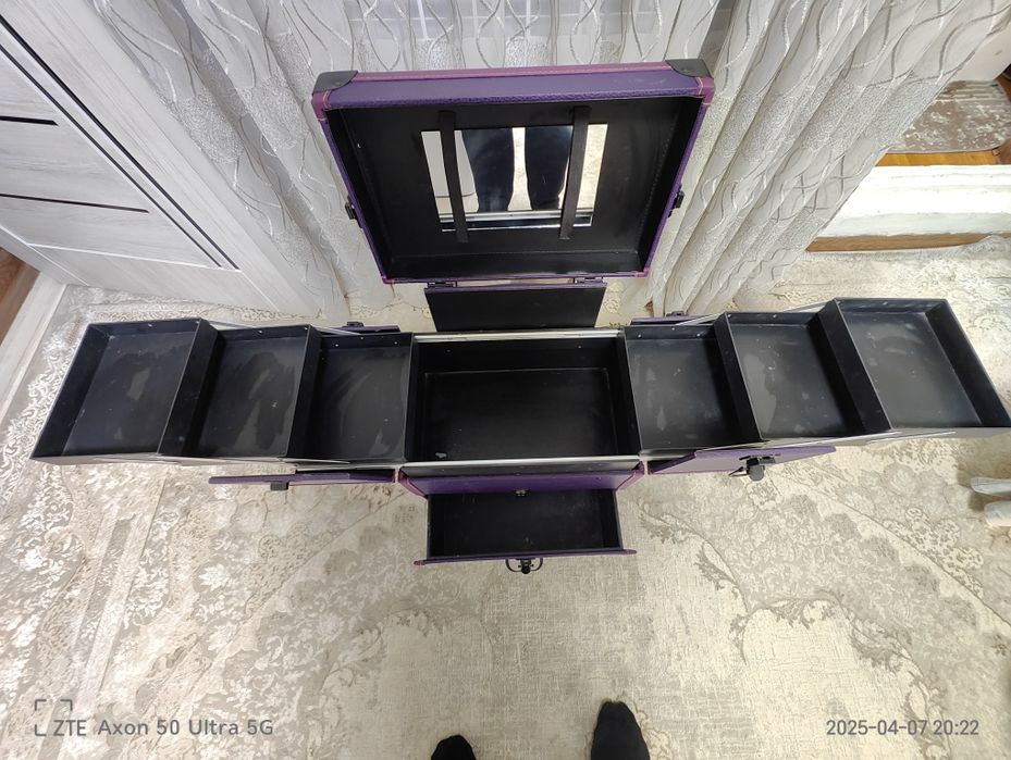 Чемодан для макияжа