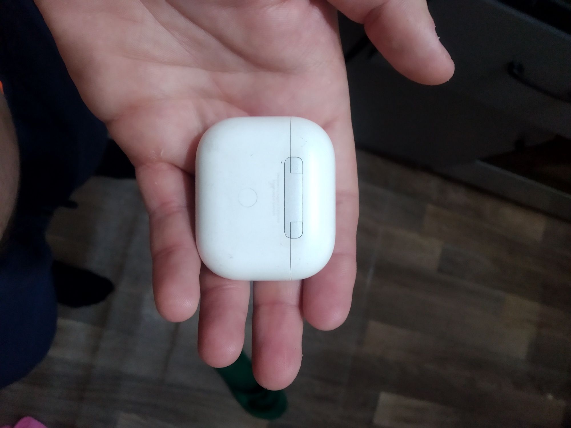 Продам кейс air pods