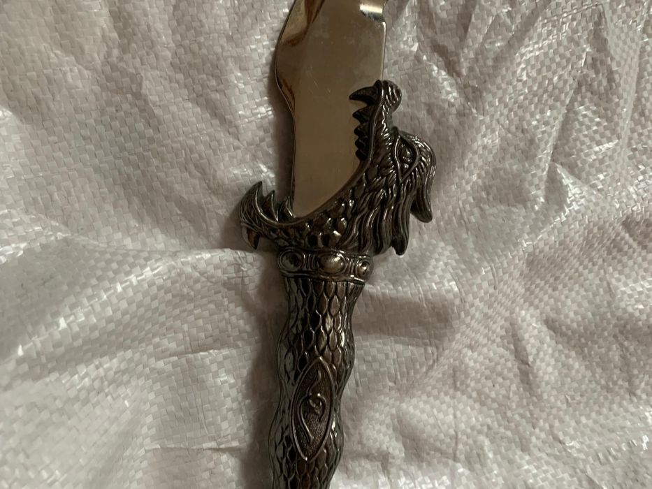 Cuțit,Butaforie pentru decorațiuni interioare.