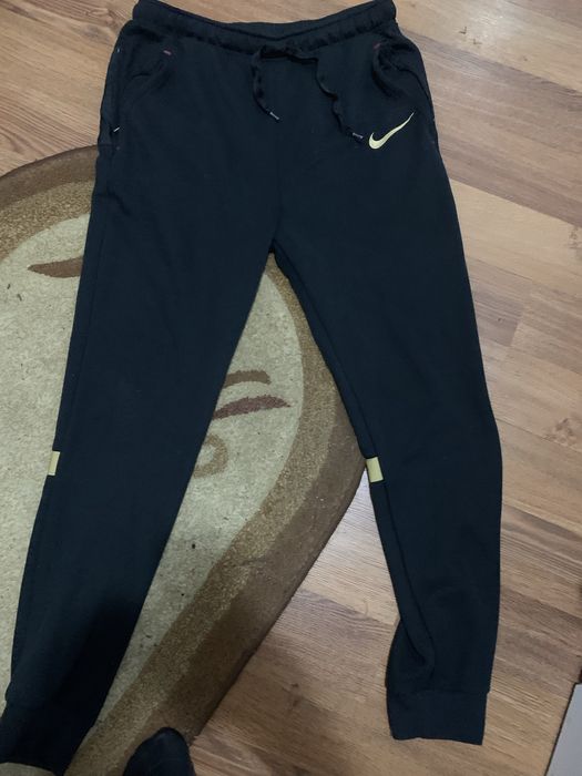 Pantalonibtrening Nike dri fit