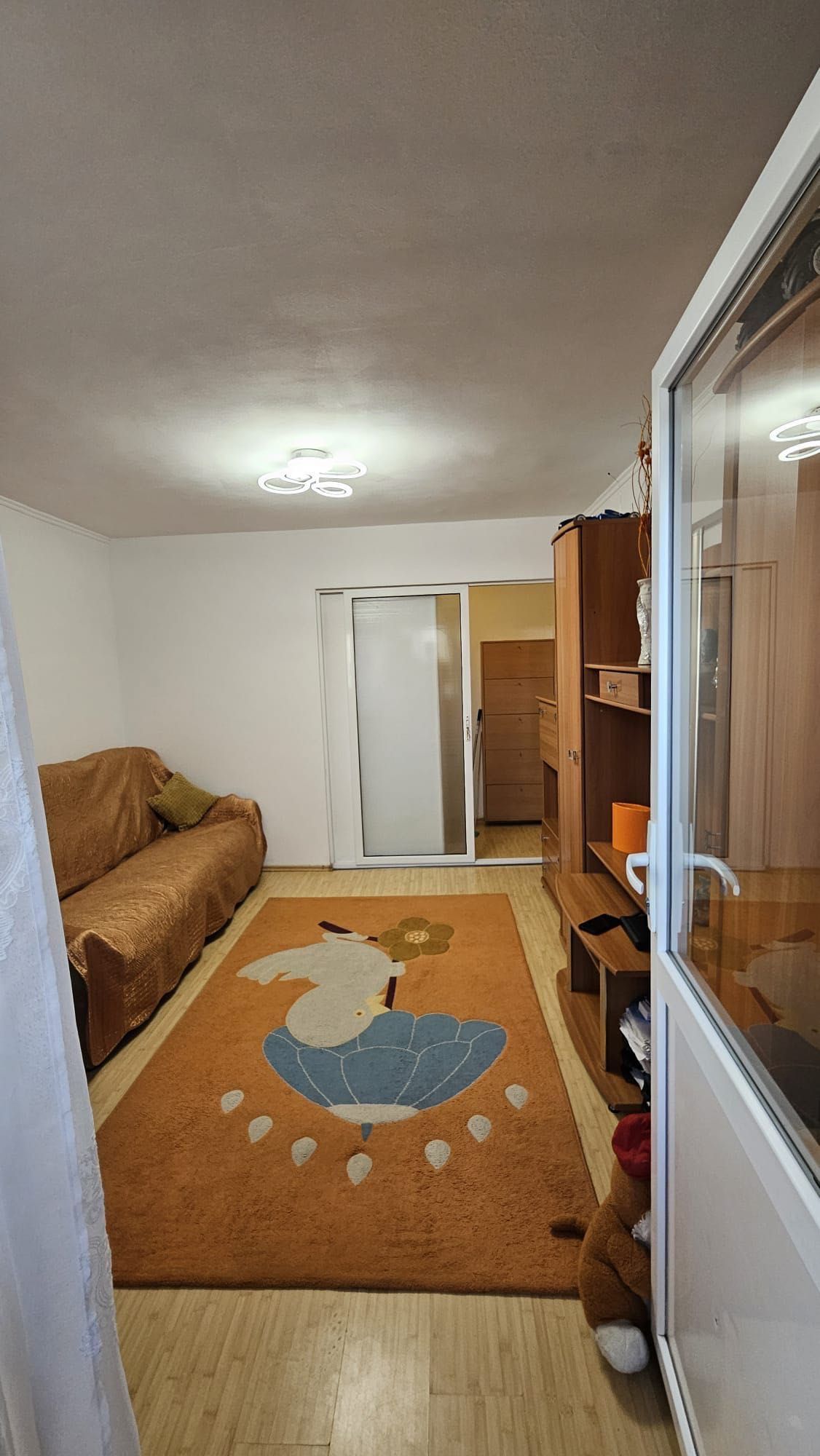 Vand apartament 2 camere