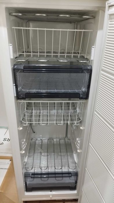 Фризер вертикалн