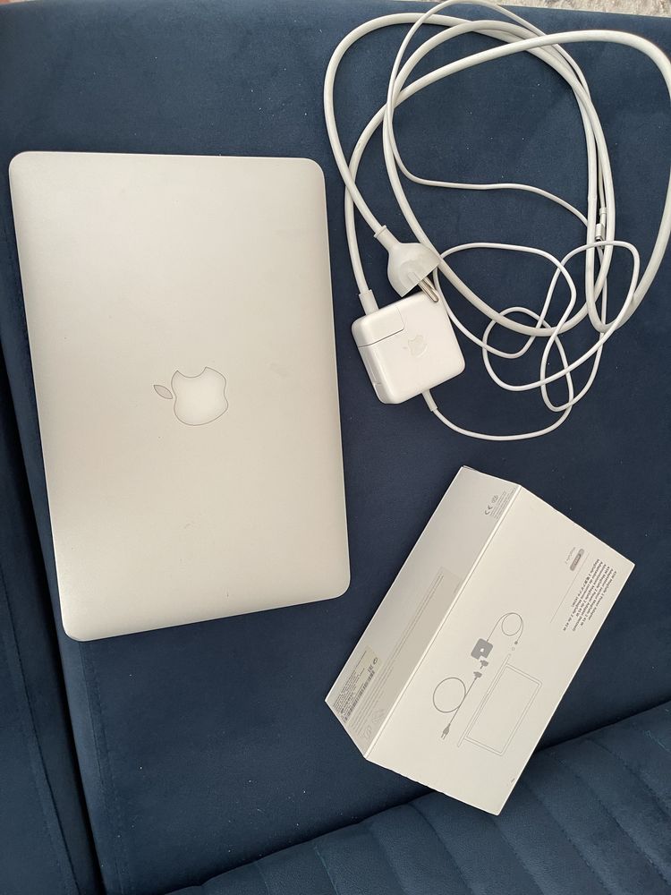 MacBook Air Model A1465