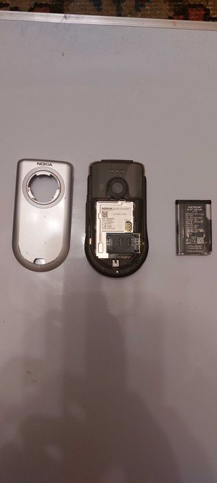 Nokia 6630 cu butoane