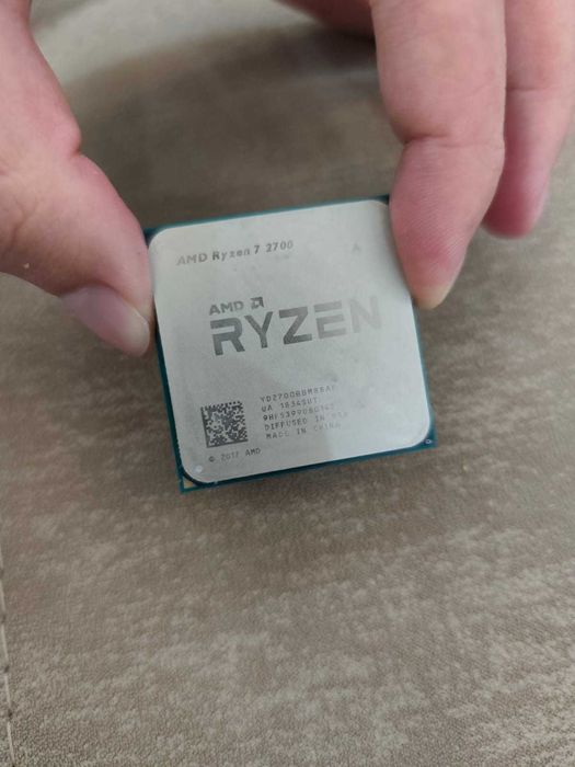 Процессор Ryzen 7 2700