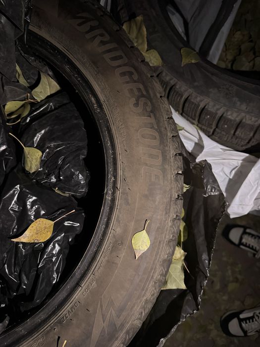 Продам bridgestone blizak dm-v3 235/55 r18